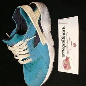 Nike air huarache Light Blue Women's Shoes Size 8.5 (7Y)